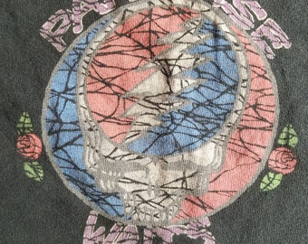 Vintage 1994 Grateful Dead Dancing skeletons batik paradise awaits shirt size XL good condition single stiched