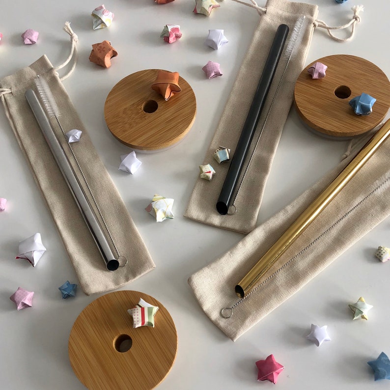 bamboo lid with straw and mason jar