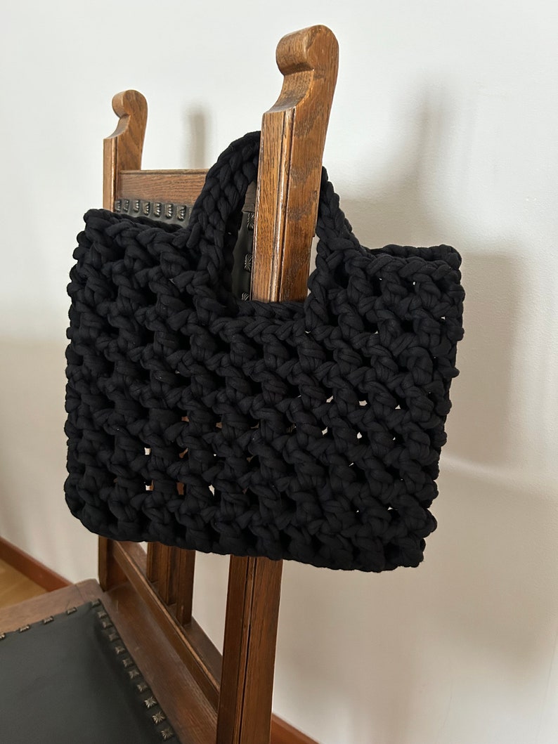 Elegant crocheted bag: Crocheted handbag in black coloured soft cotton yarn. Handmade by BothildSweden. image 2