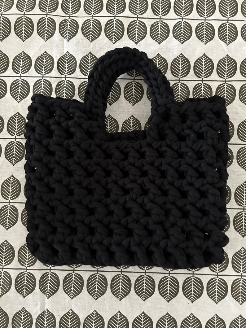 Elegant crocheted bag: Crocheted handbag in black coloured soft cotton yarn. Handmade by BothildSweden. image 3