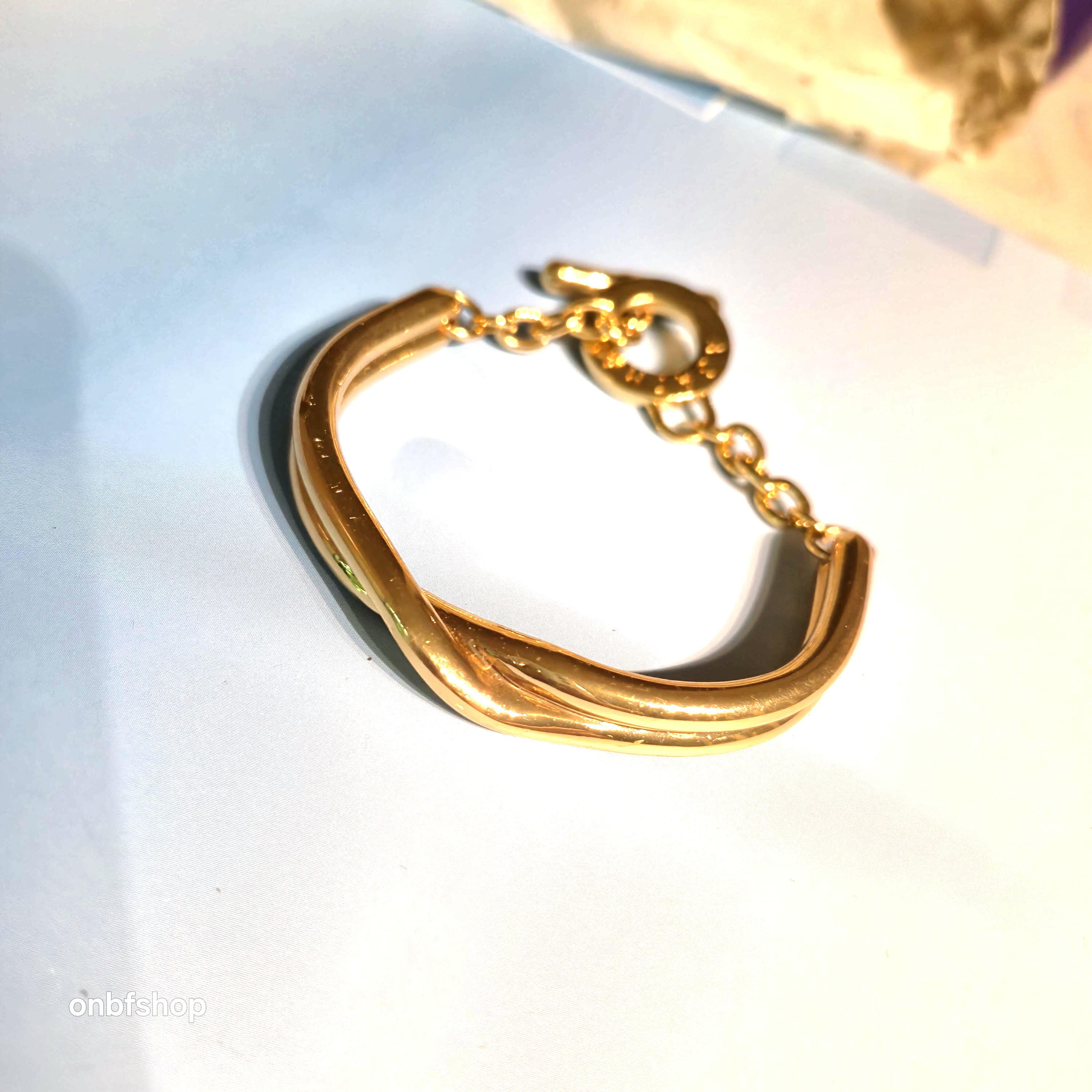 AGATHA PARIS vintage lovely gold tone elegant bracelet Signed