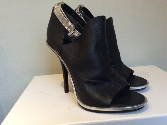 BALENCIAGA Elegant sexy black high heel ankle ste… - image 6