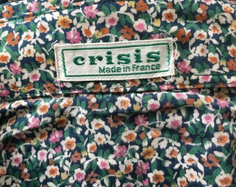 Very cute sixties shirt with little flowers and pointy collar '60