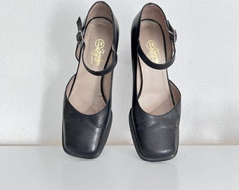 Mary Lane Vintage square nose black pumps square heels