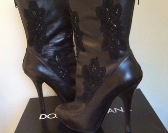 Dolce & Gabbana Black leather boots with lace Vintage '01