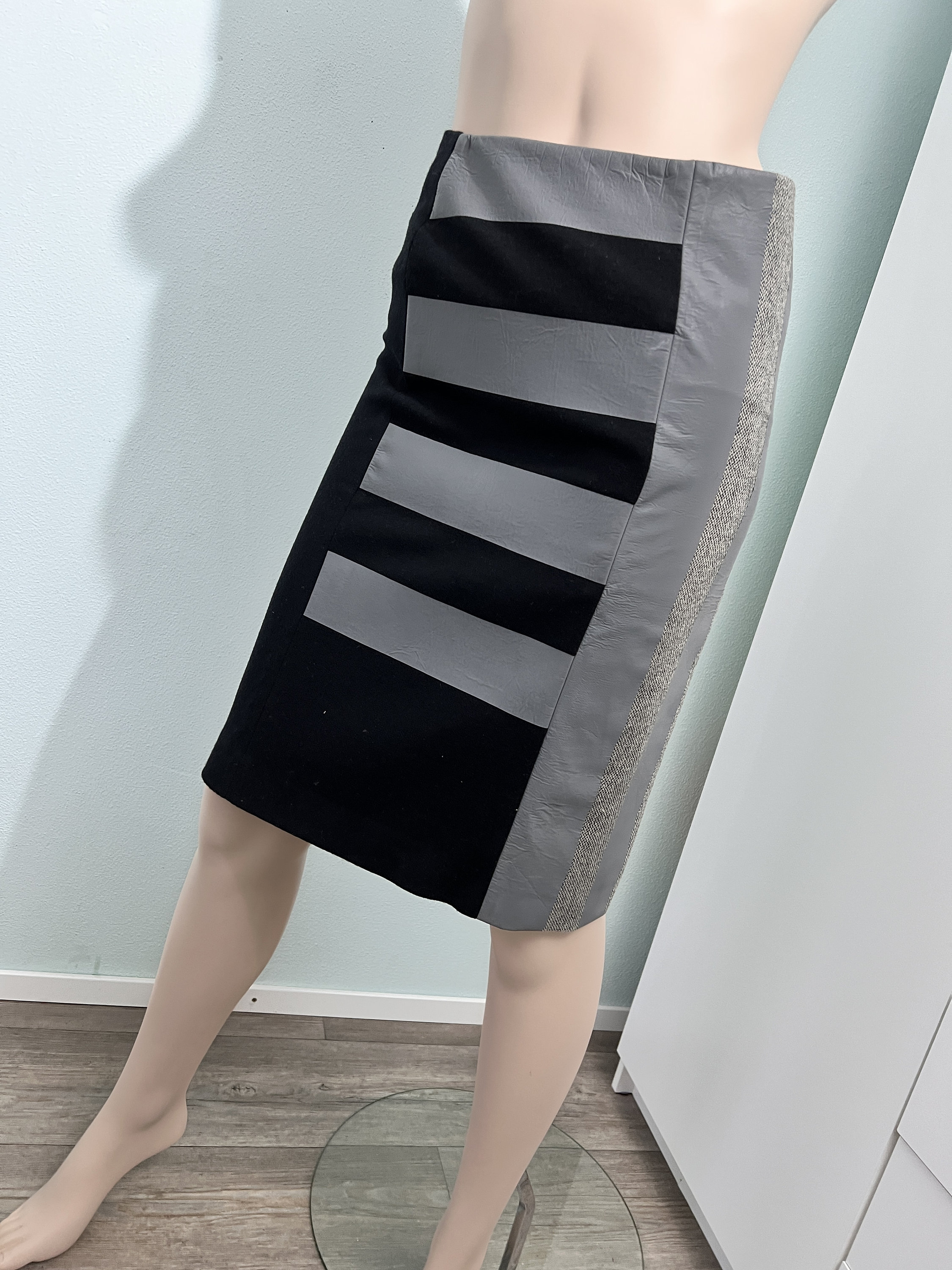 FENDI Black Gray Stripe Art Print Pencil Skirt Pencil Skirt