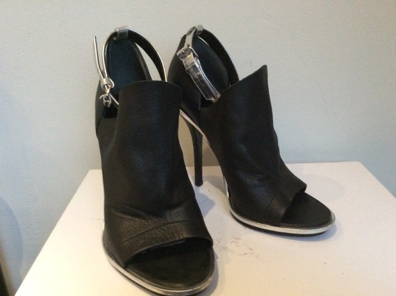 BALENCIAGA Elegant sexy black high heel ankle ste… - image 7