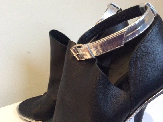 BALENCIAGA Elegant sexy black high heel ankle ste… - image 2