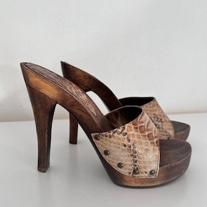 Fantastic platform pump sandals from wood 90