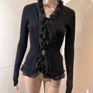 Elegance black ruffle pullover