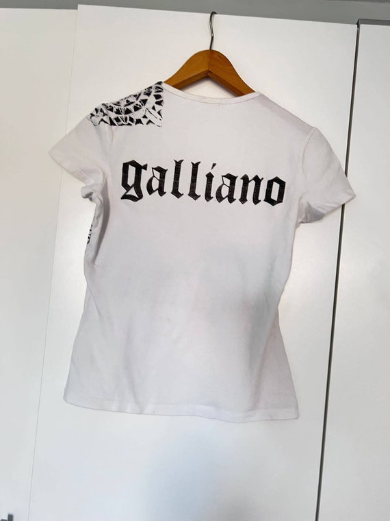 Galliano vintage print designer t-shirt - image 5