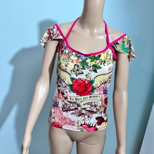 Tolles Top mit Retro-Grafikdruck im Y2K-Stil