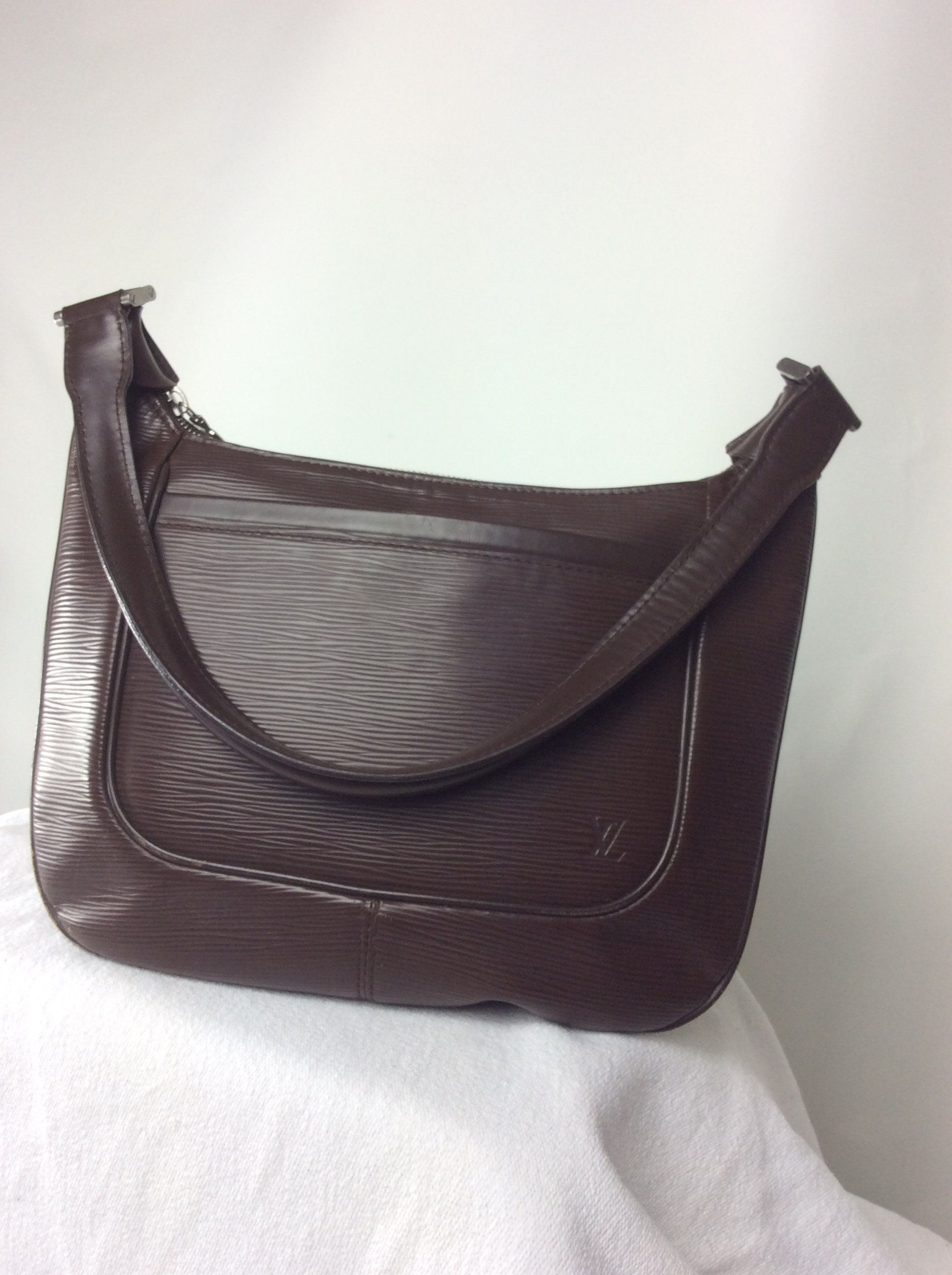 Louis Vuitton, Bags, Vintage Louis Vuitton Verseau Epi Leather Bag