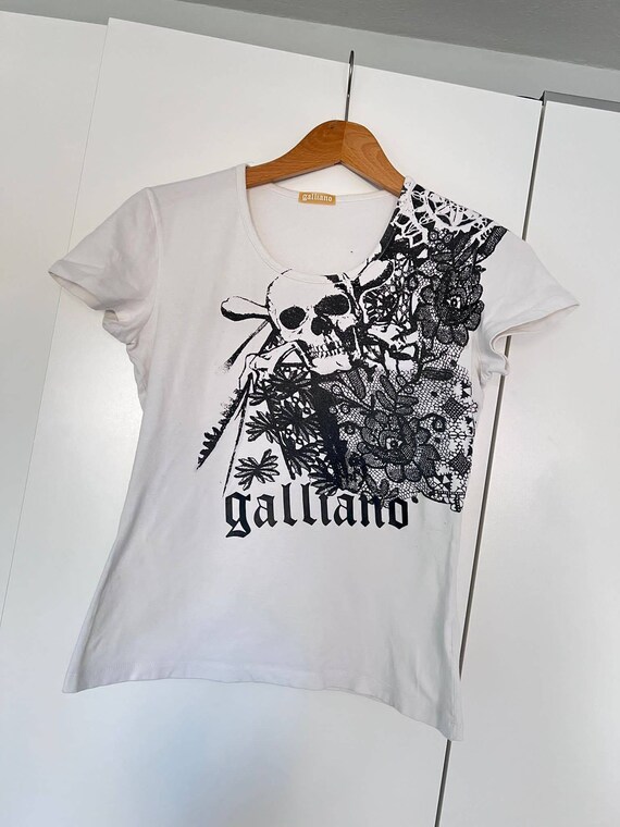 Galliano vintage print designer t-shirt - image 8