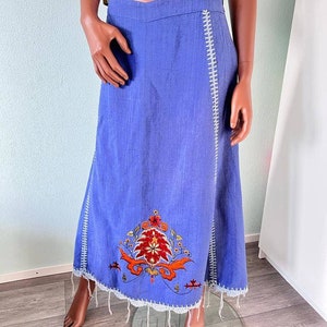 Embroidered vintage long skirt with amazing details