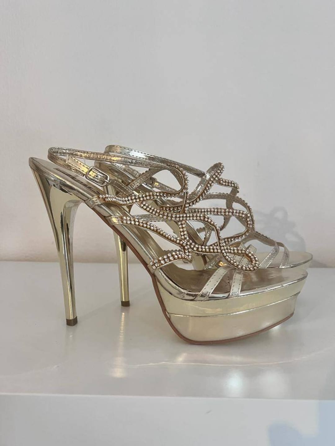 Buy Awesome JUMEX Plateau Platform Pumps Vintage Hard to Find '90 Authentic  Gold Online in India