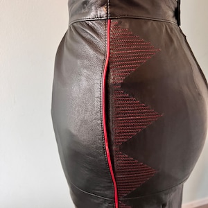 VALENTINO Pelle vintage leather skirt with amazing red figure art stitches 90