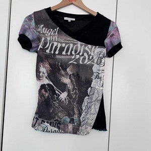 Camiseta con estampado gráfico de malla de los años 90, Francia