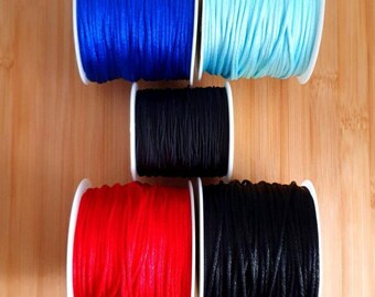 Braided nylon cord. 0.8 or 1.5 mm.