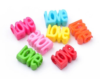 LOVE-Buchstabenperlen aus Acryl. Farben zur Auswahl.