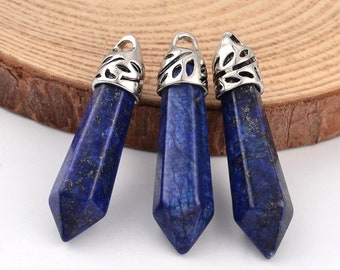 Pendentif pointus en lapis-lazuli naturel. Vendu à l'unité