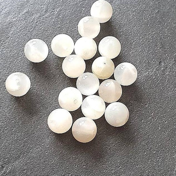 Natural moonstone beads. 8mm, 6mm. Lot of 5/10/20 pearls.