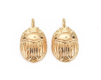 Pendant, scarab charm in 18k gold plated. Sold individually.