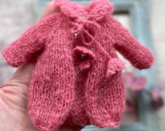 Coral sweater for collection dolls. Cardigan for Blythe