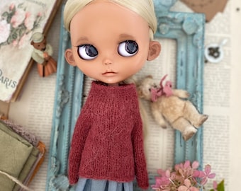 Long sleeve sweater for Blythe. Sweater for dolls