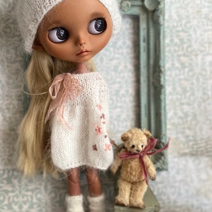 Knitted dress for Blythe. Doll outfit