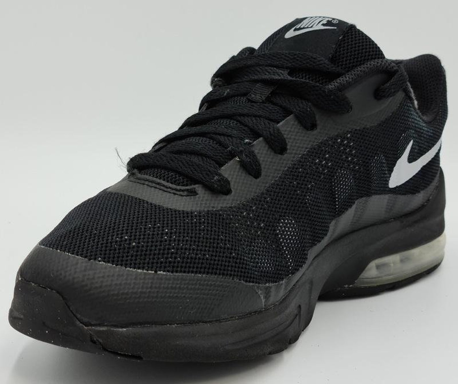 nike air max invigor trainers size 8