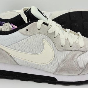 nike md runner 2 light bone