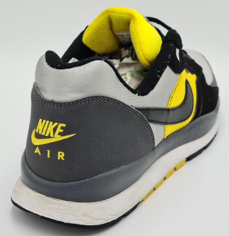 nike windrunner tr 2 trainers