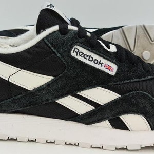 reebok 1y3501 716 round toe canvas sneakers