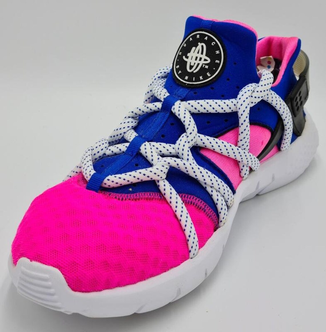 ROPES LACES âOG NEONâ LACE PACK LAUNCHES IN NIKETOWN - Trapped Magazine