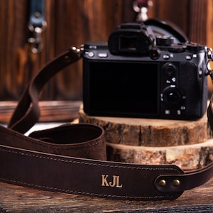 Personalized Leather camera strap Gift for Men & Women Photographers, travel gift, personalised gift, slr dslr strap