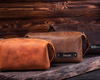 Personalized Toiletry Bag. Leather Dopp Kit. Men's Travel Bag. Leather Toiletry Bag Mens. Christmas Gift. Gift for Man. Birthday Gift