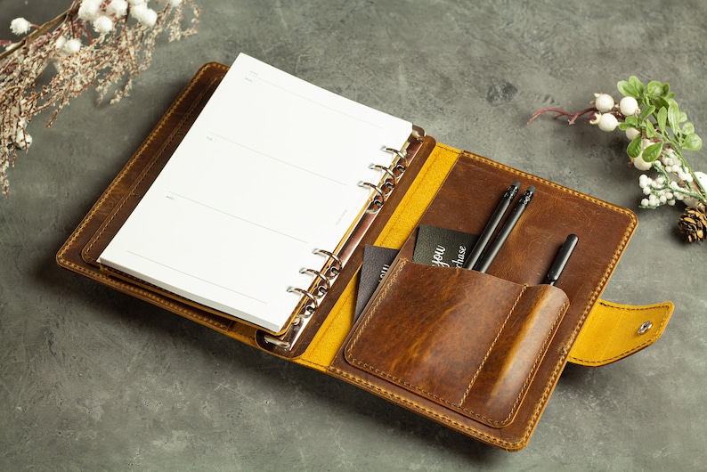 office gift for staff, gift for employees, corporate gifts, leather journal, leather notebook, leather planner, travel journal, ring binder, planner binder, leather organizer, refillable journal, personalized planner