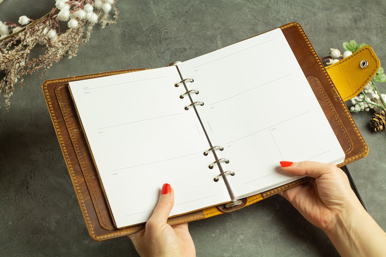 office gift for staff, gift for employees, corporate gifts, leather journal, leather notebook, leather planner, travel journal, ring binder, planner binder, leather organizer, refillable journal, personalized planner