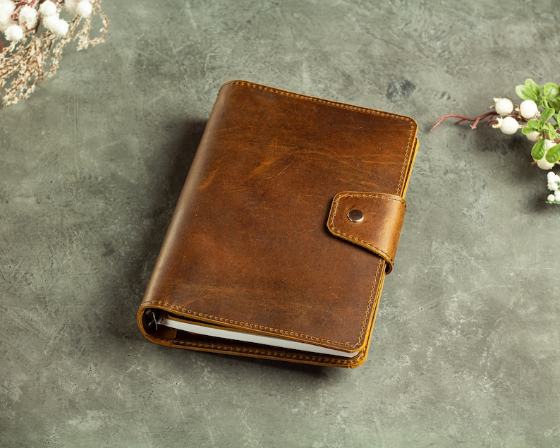 office gift for staff, gift for employees, corporate gifts, leather journal, leather notebook, leather planner, travel journal, ring binder, planner binder, leather organizer, refillable journal, personalized planner
