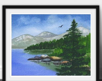 Pode incluir: Pintura em aquarela emoldurada de uma serena cena lacustre. A obra retrata um lago azul, árvores verdes e montanhas cobertas de neve sob um céu azul. Um pássaro voa acima, adicionando um toque de movimento à paisagem.