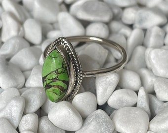 Anillo de plata con turquesa y cobre verde. Anillo de plata esterlina con marquesa y turquesa. Anillo de plata esterlina hecho a mano. Anillo de piedras preciosas hecho a mano.