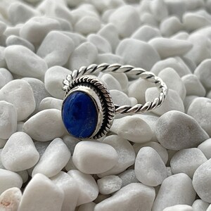 Lapis Lazuli Sterling Silber Ring. Lapis Lazuli ovale Form Ring. Lapis Lazuli Handgemachter Ring. Boho Ring. Handgefertigter Silber Ring.