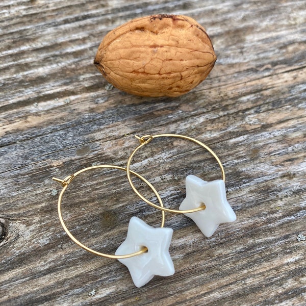 Boucles d’oreilles créoles, anneaux, étoiles en porcelaine