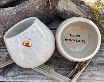 Mug with message and heart of gold “You are important”