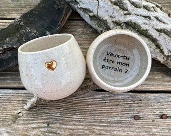 Mug with message and heart of gold "Do you want to be my godfather?"