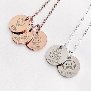 Collar con dije de cumpleaños personalizado con nombre, lindo collar con diseño de pastel con nombre, collar con dije de dibujos animados grabados, collar con disco kawaii para ELLA