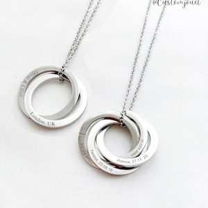 Collier cercles entrelacés, collier anneaux gravés, collier cercles à plusieurs maillons, collier anneaux empilés, collier double triple anneau