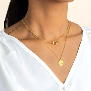 Custom Heart Knot Necklace, Layered Love Knot Necklace with Name Disc, Dainty Heart Layering Necklace, Personalised Disc Charm Necklace