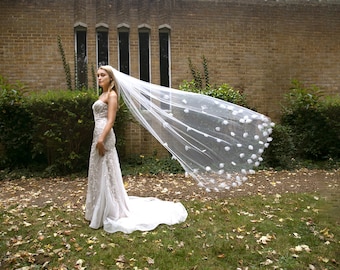 Hand made 3D Tulle Floral Veil, Bespoke Veil, Flower veil  - Erica